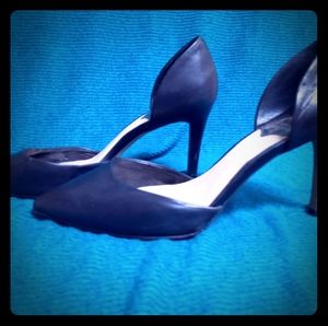 Vince Camuto. Womens HEELS Black. Size 8.5